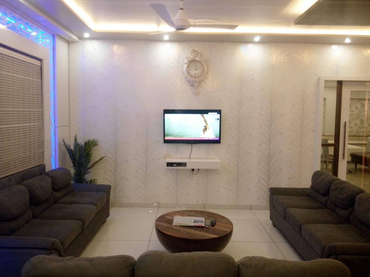 Osmanabad Hotel Pushpak Park מראה חיצוני תמונה